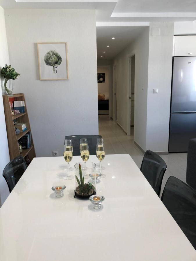 Victoria Luxury Beachfront Apartment In Benalmadena Costa エクステリア 写真