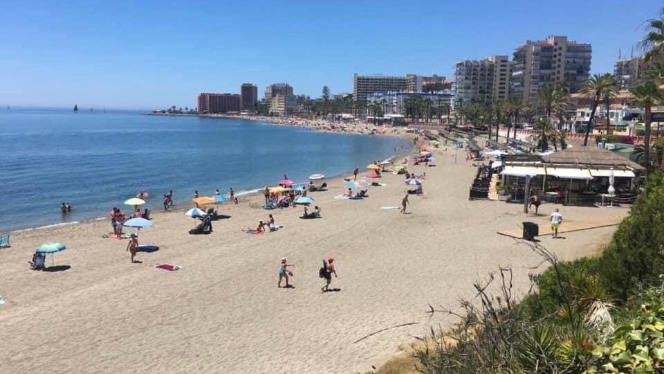 Victoria Luxury Beachfront Apartment In Benalmadena Costa エクステリア 写真