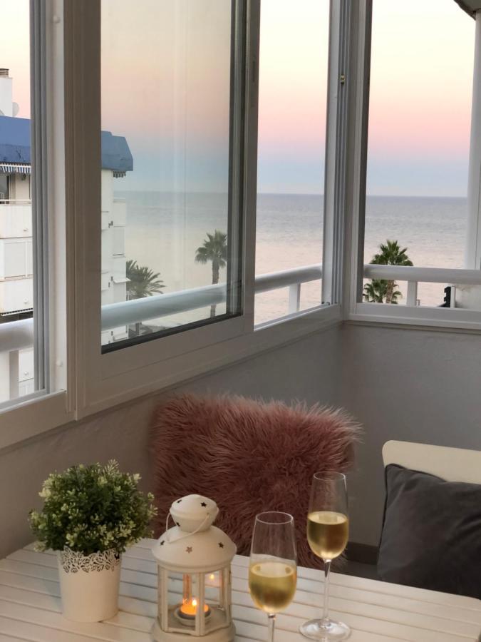Victoria Luxury Beachfront Apartment In Benalmadena Costa エクステリア 写真