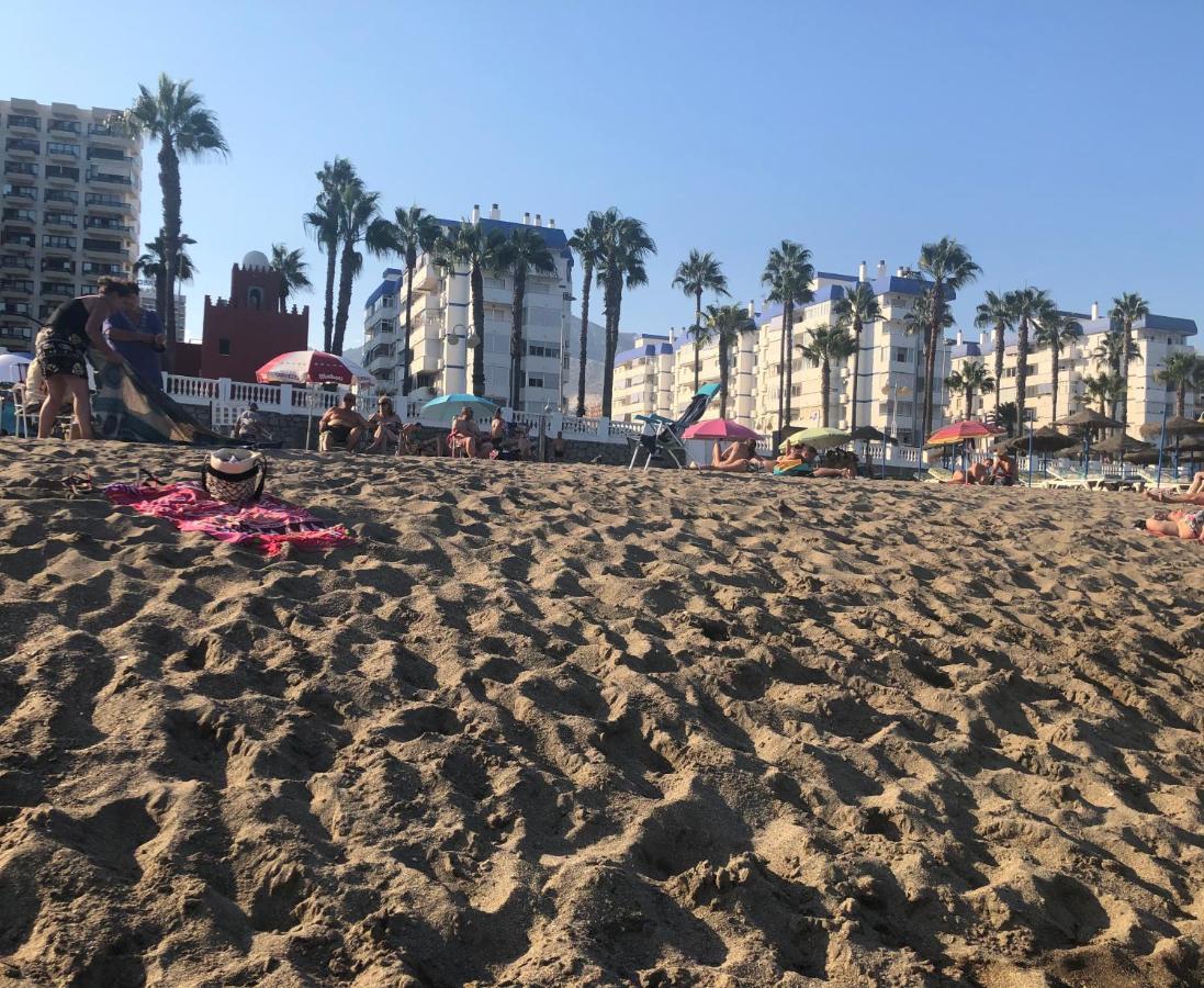 Victoria Luxury Beachfront Apartment In Benalmadena Costa エクステリア 写真